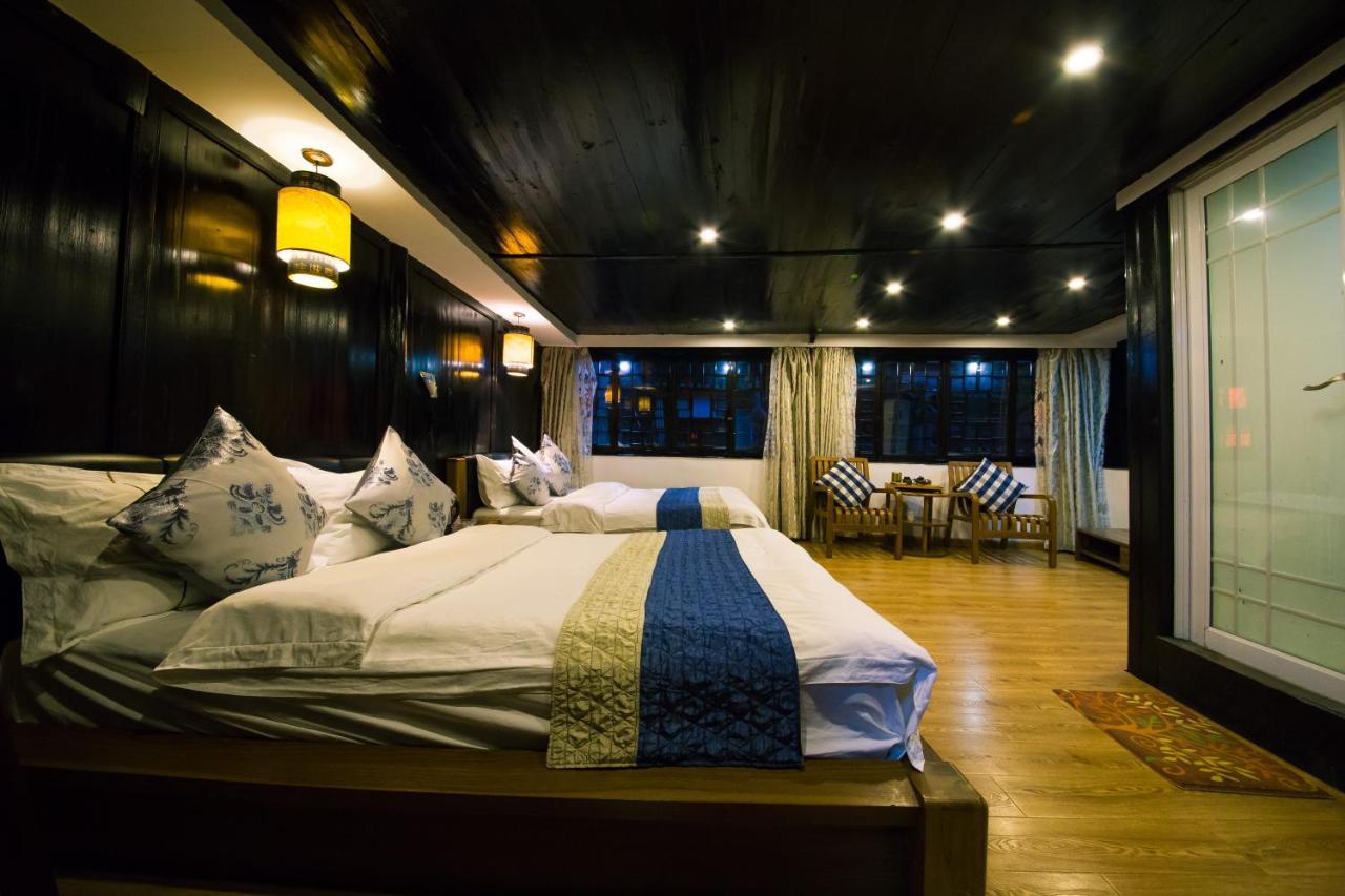 一方砚-旅拍体验民宿 Fenghuang Exterior photo