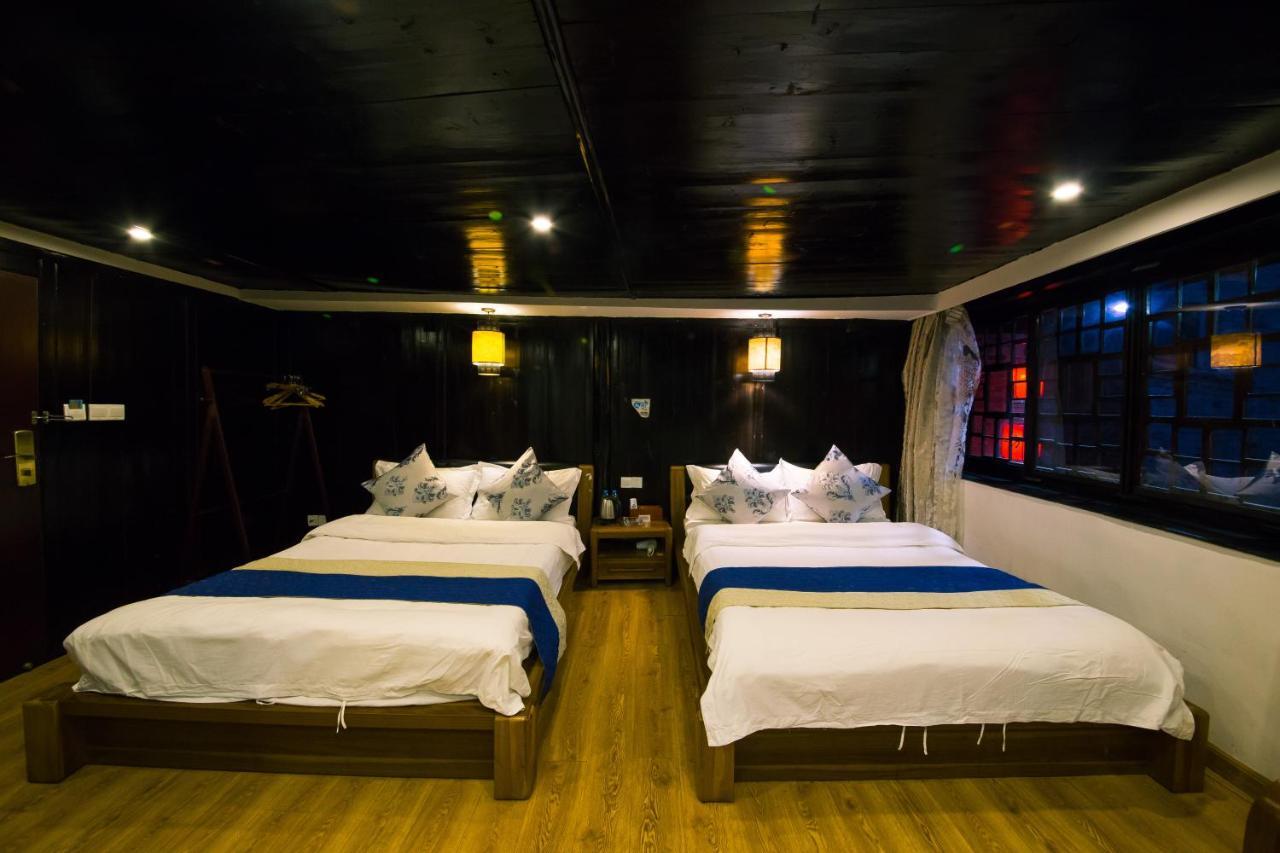 一方砚-旅拍体验民宿 Fenghuang Exterior photo